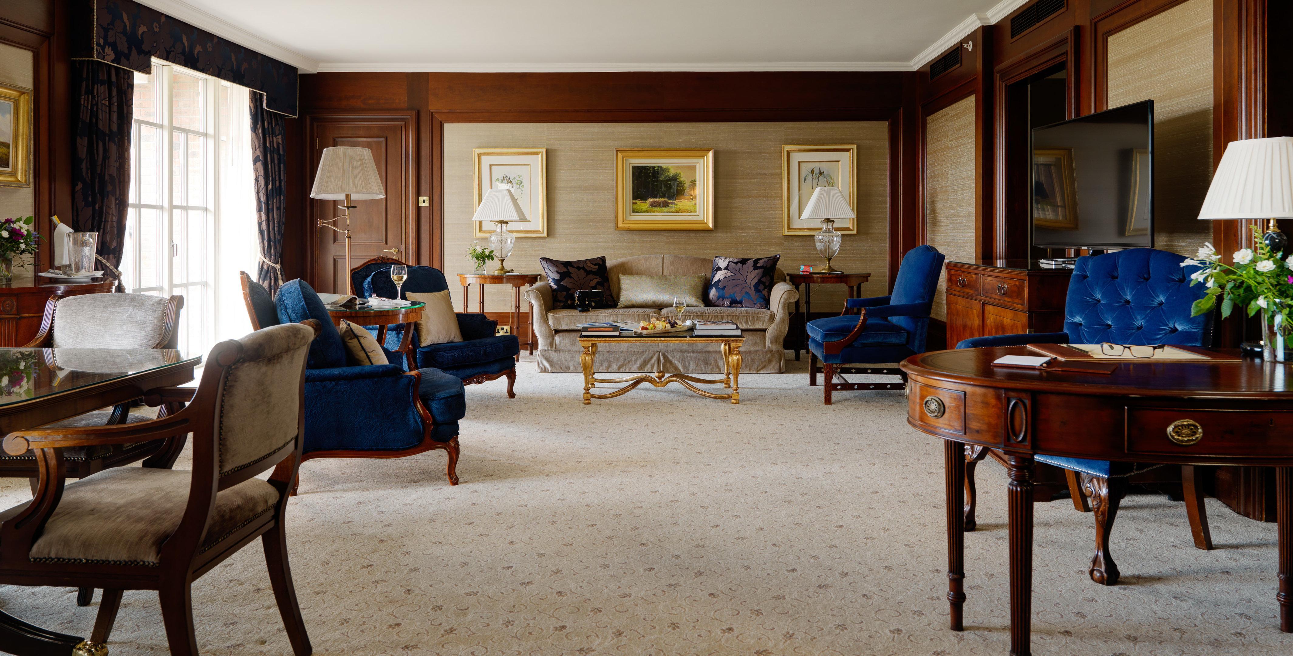 อินเตอร์คอนติเนนตัล ดับลิน Hotel ภายนอก รูปภาพ The living room of a suite at the Ritz-Carlton, London